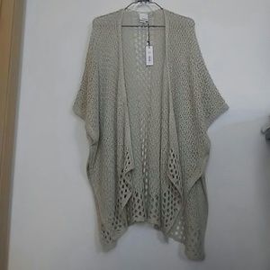 Cardigan/poncho/cape/wrap